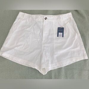 💕NEW💕 White Shorts